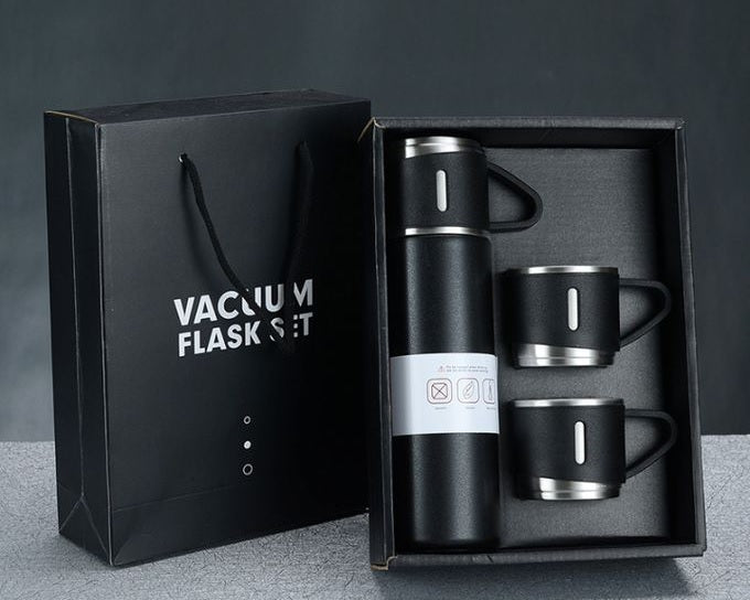 Stainless Steel Vacuum Flask Set, 500ml With 2cups (Random Color)